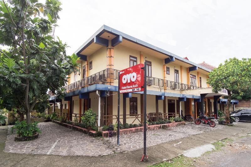 Oyo1030布米阿西酒店 棉兰 外观 照片